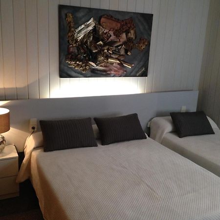 Hostal Sant Marti Puig-reig Luaran gambar