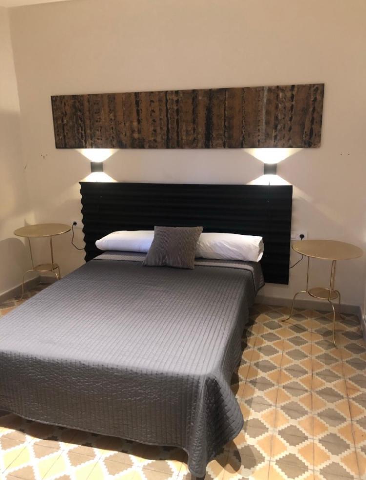 Hostal Sant Marti Puig-reig Luaran gambar
